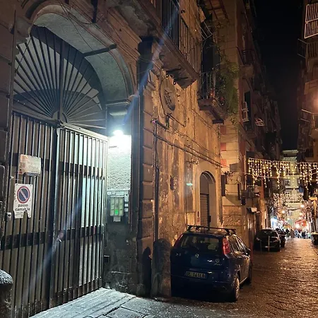 Storico 31 Stanze Ai Spagnoli Privatunterkunft